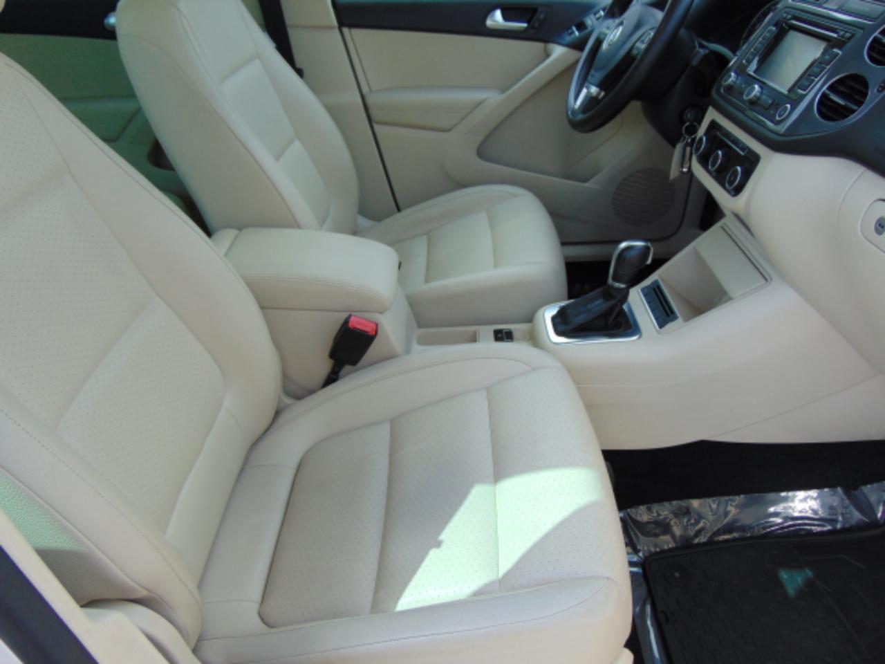 Volkswagen Tiguan  2012