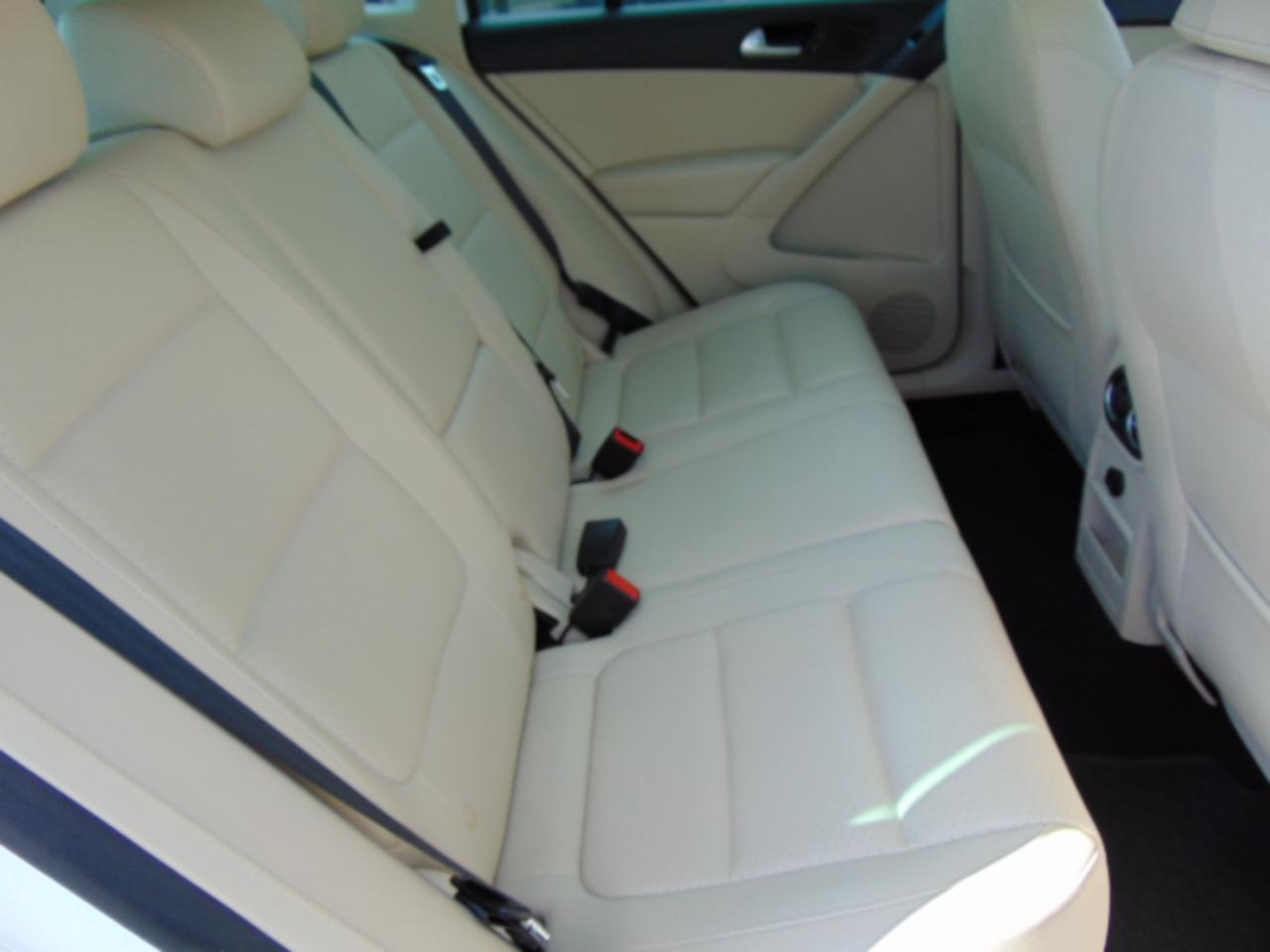 Volkswagen Tiguan  2012