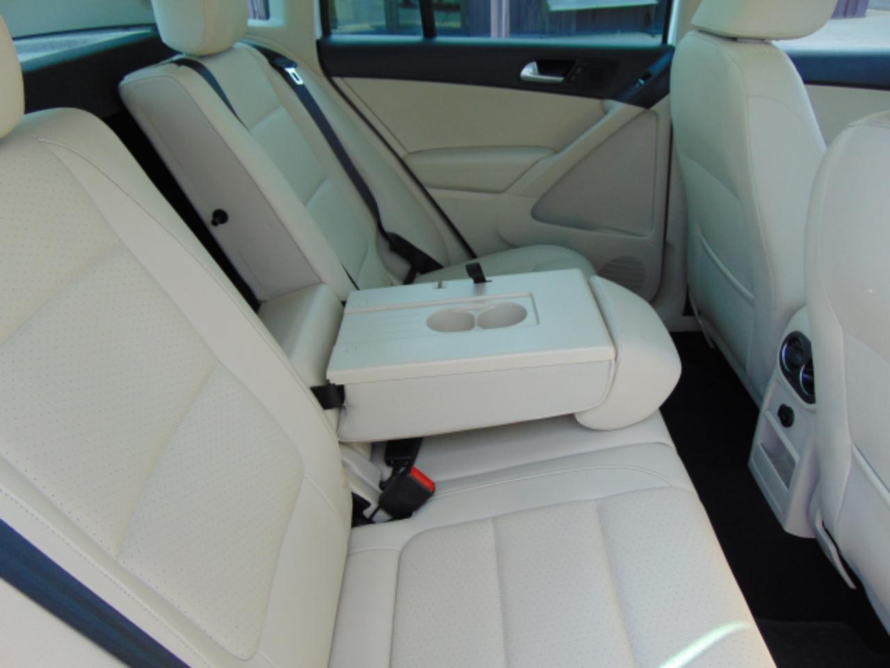 Volkswagen Tiguan  2012