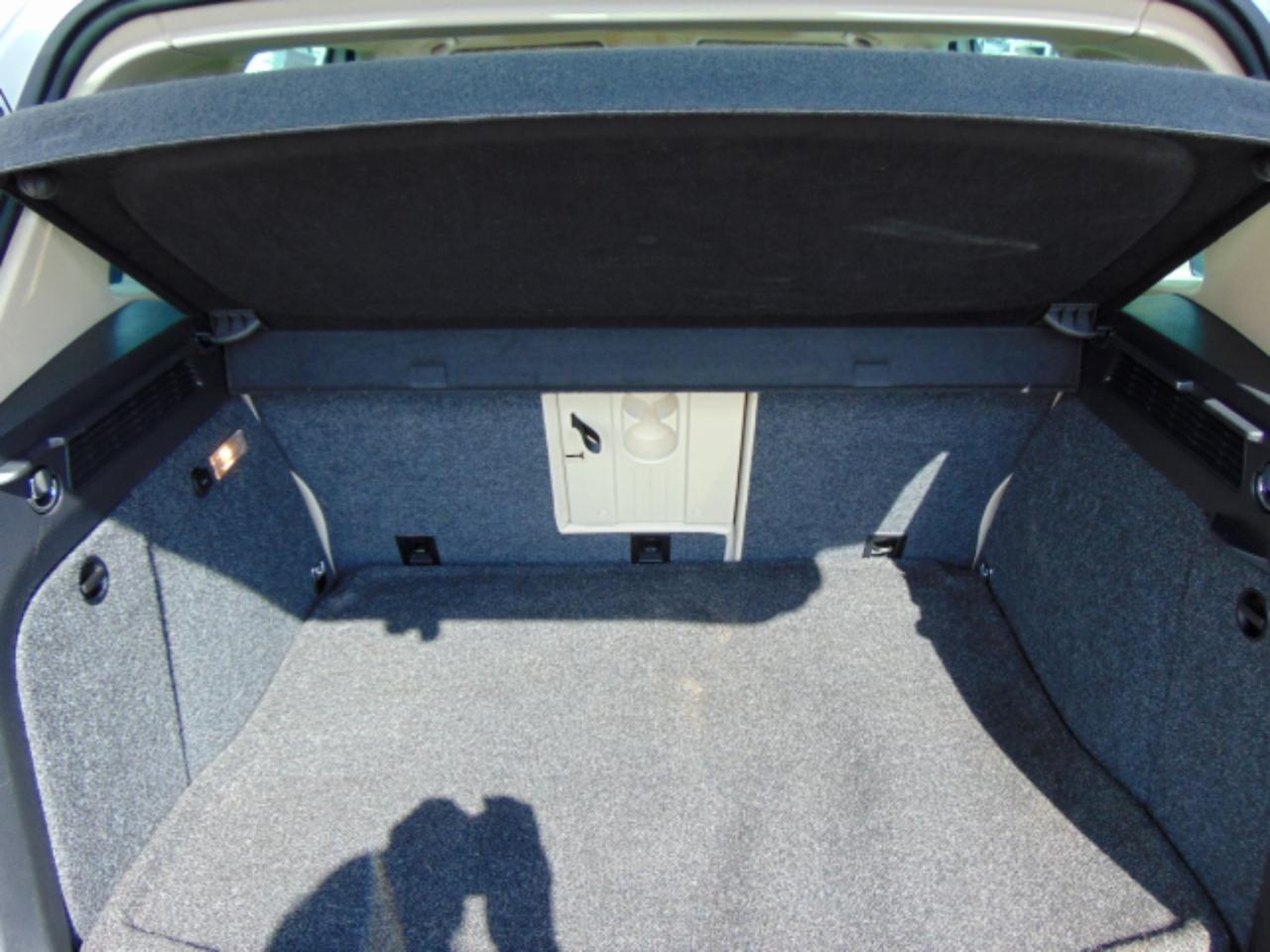 Volkswagen Tiguan  2012