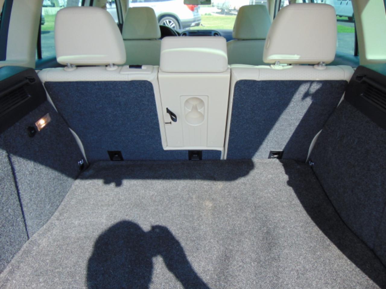 Volkswagen Tiguan  2012