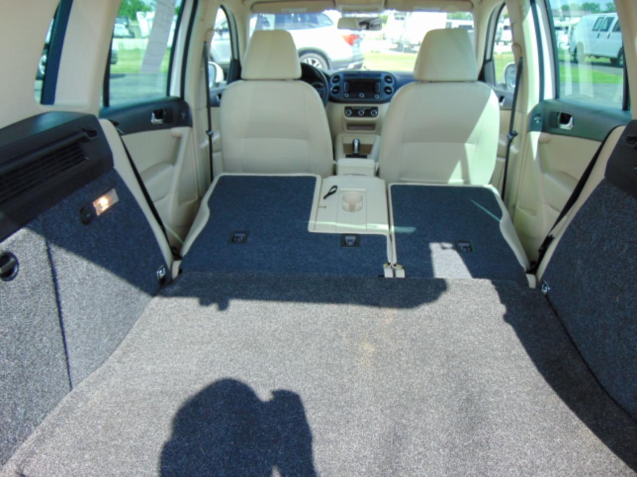 Volkswagen Tiguan  2012