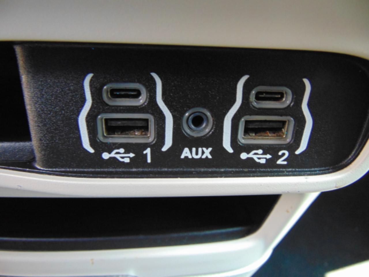 Chrysler Voyager LX 2021