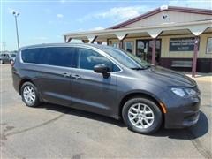 2021 Chrysler Voyager 