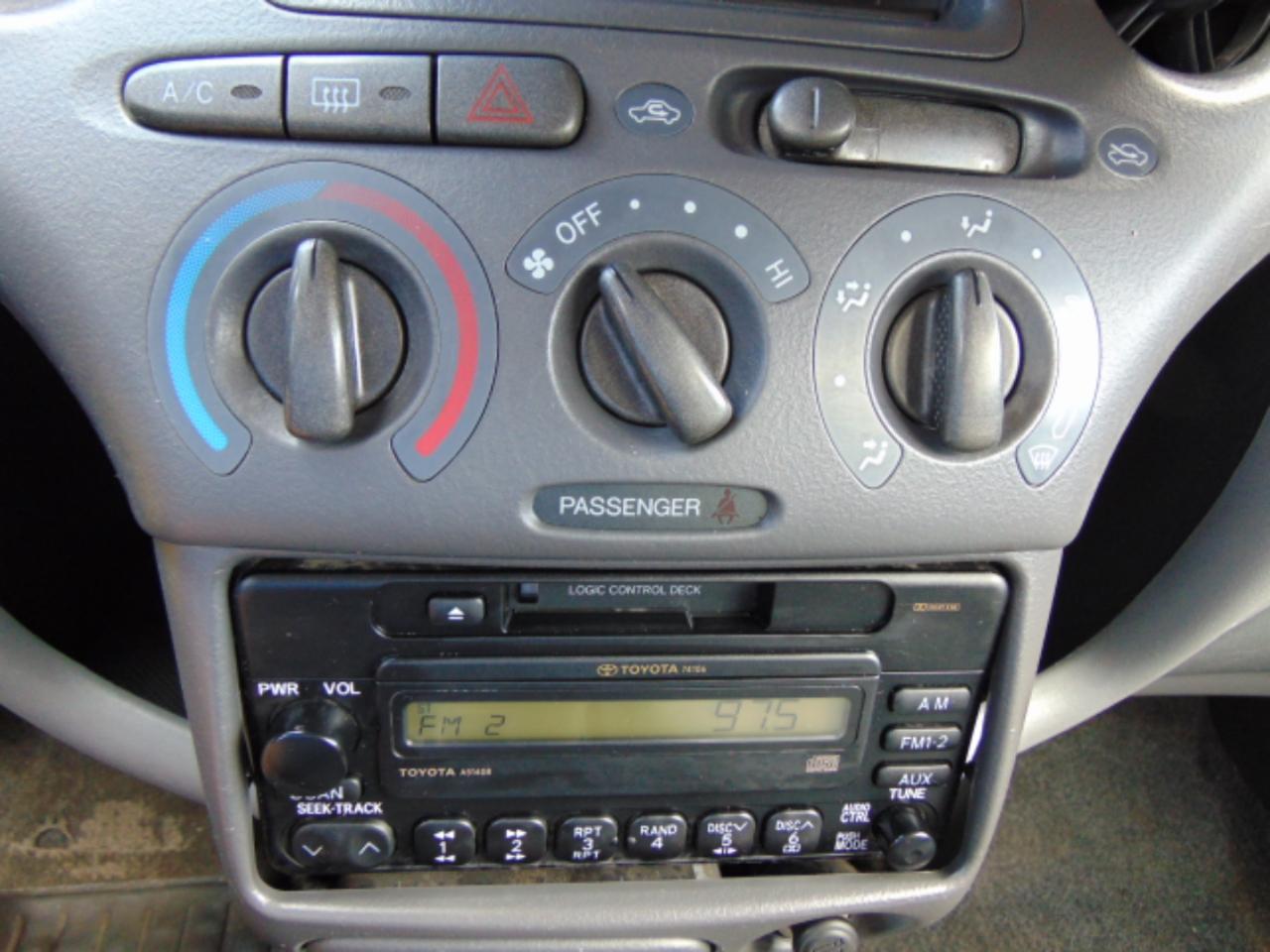 Toyota ECHO 2-Door Sedan 2002