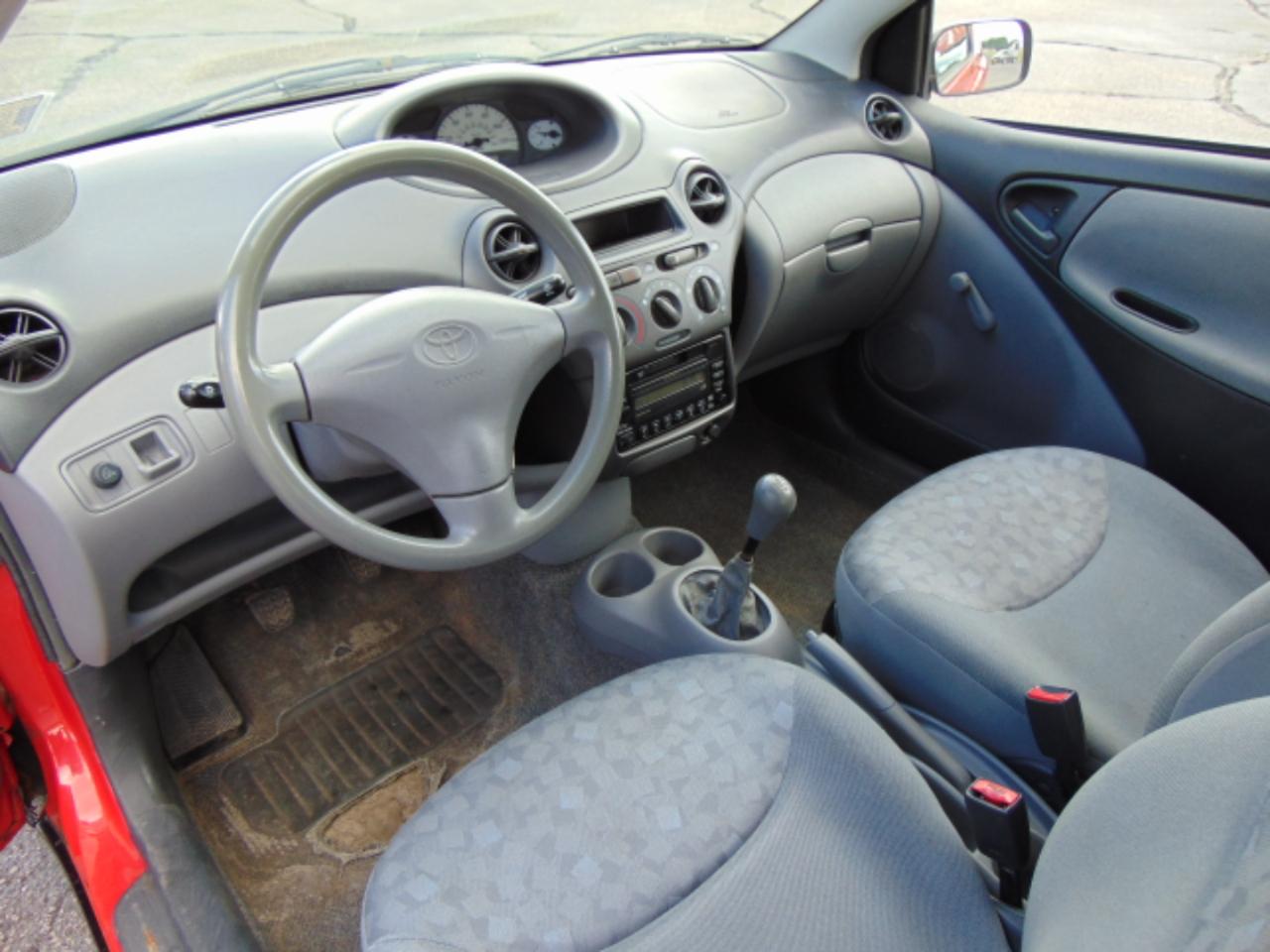 Toyota ECHO 2-Door Sedan 2002