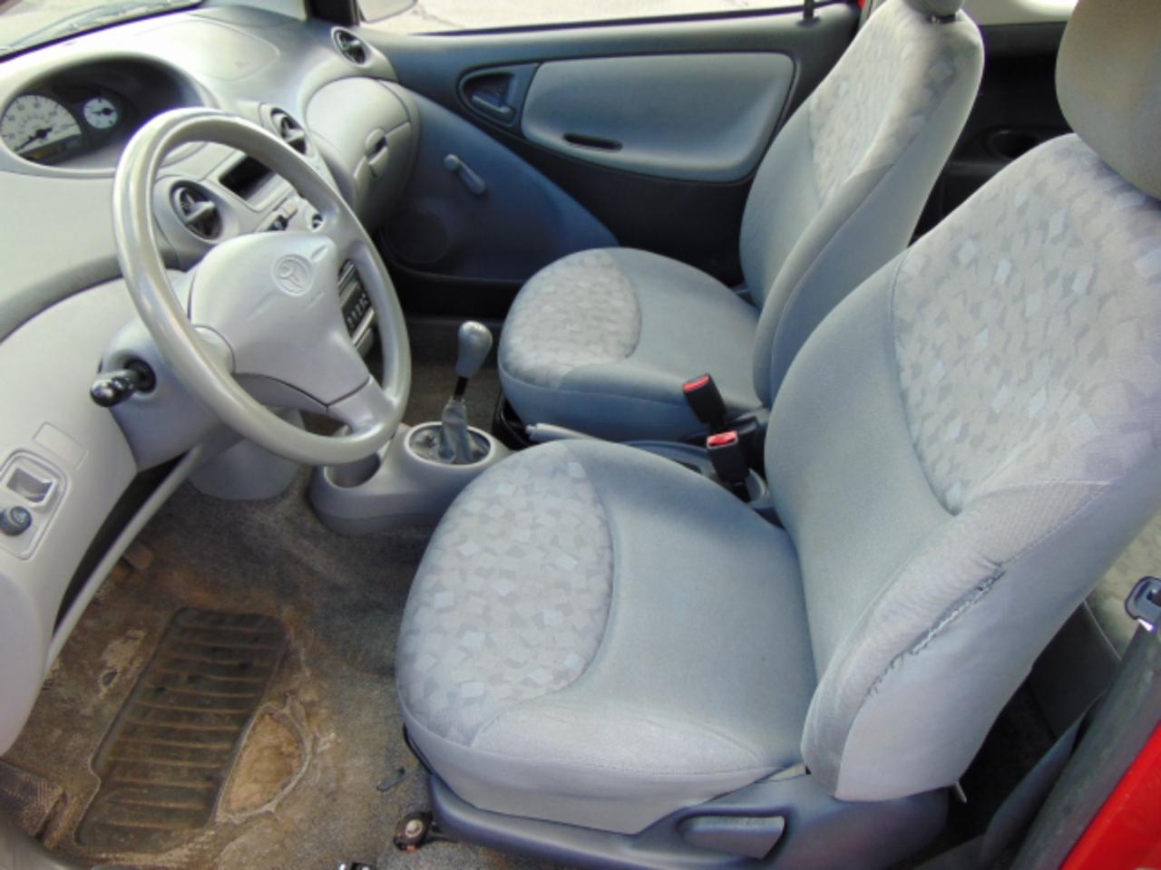 Toyota ECHO 2-Door Sedan 2002