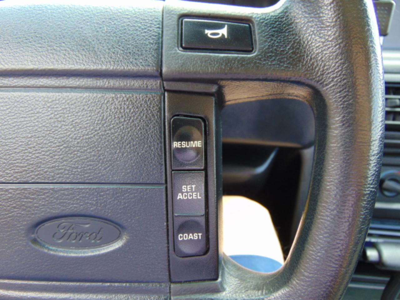 Ford Mustang LX convertible 1993