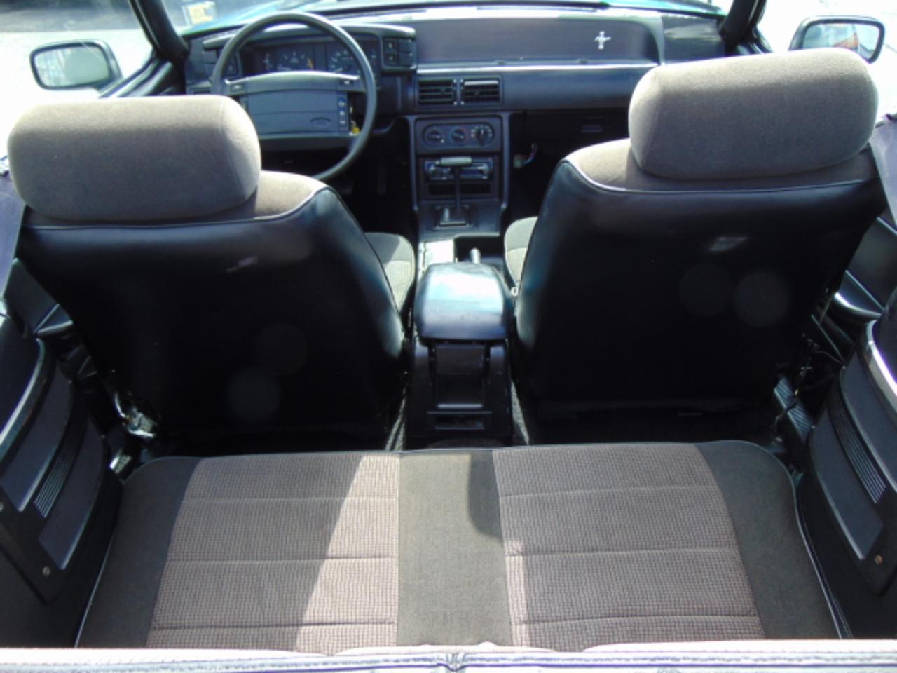 Ford Mustang LX convertible 1993