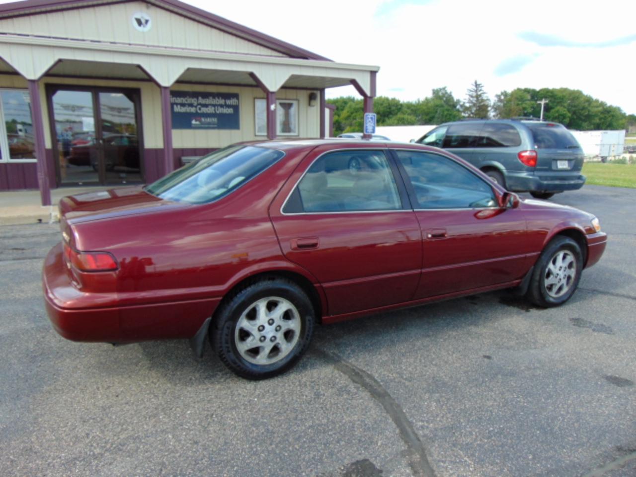 Toyota Camry LE V6 1999