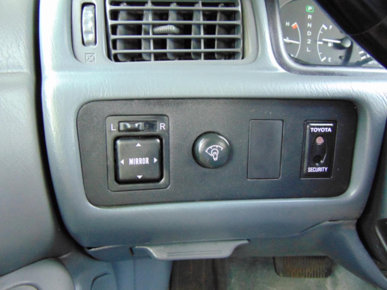 Toyota Camry LE V6 1999