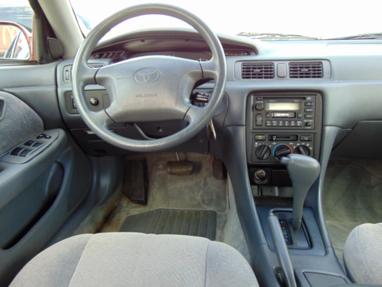 Toyota Camry LE V6 1999