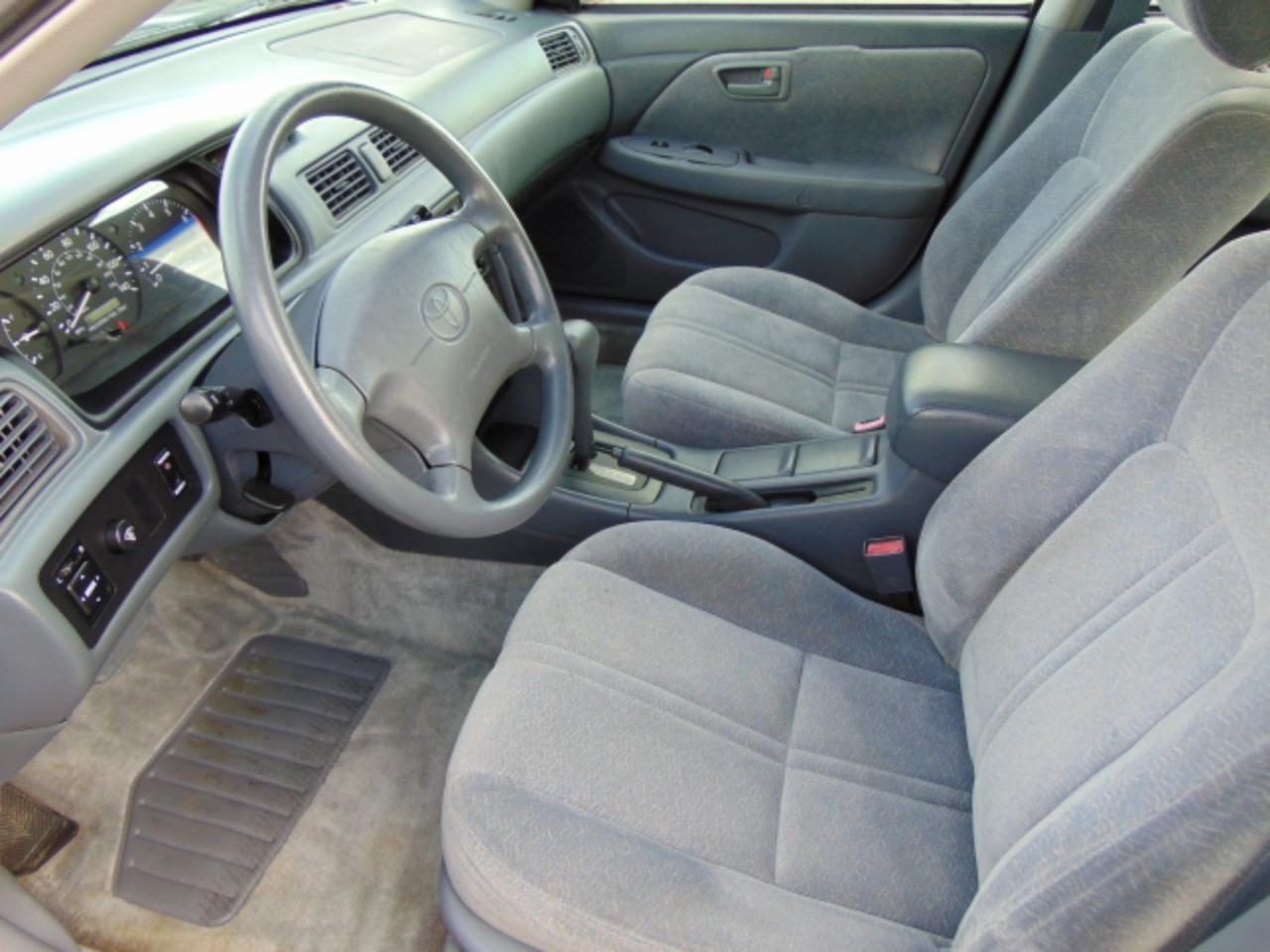 Toyota Camry LE V6 1999