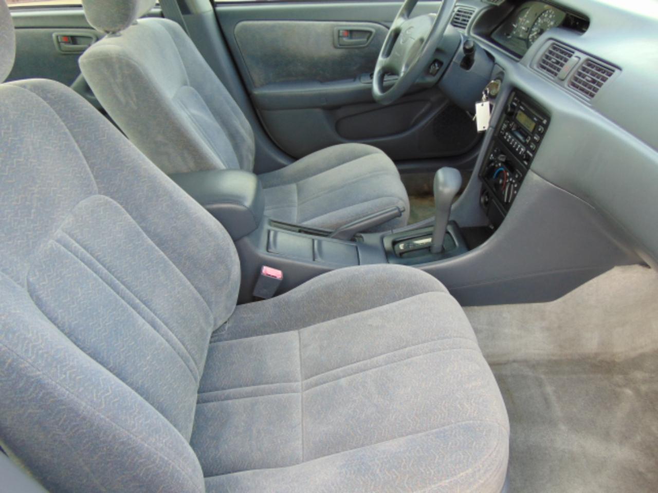 Toyota Camry LE V6 1999