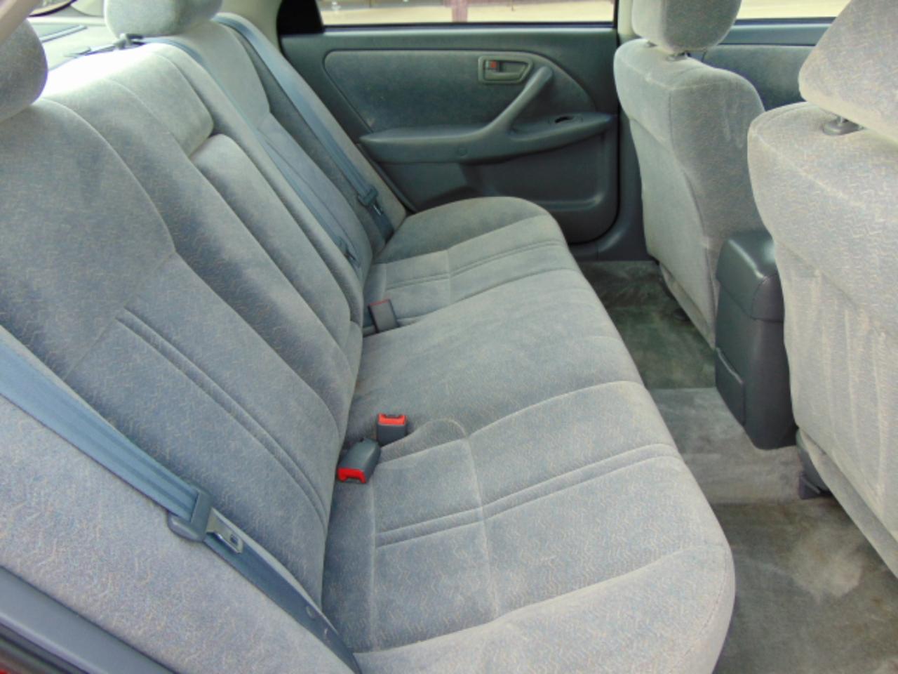Toyota Camry LE V6 1999