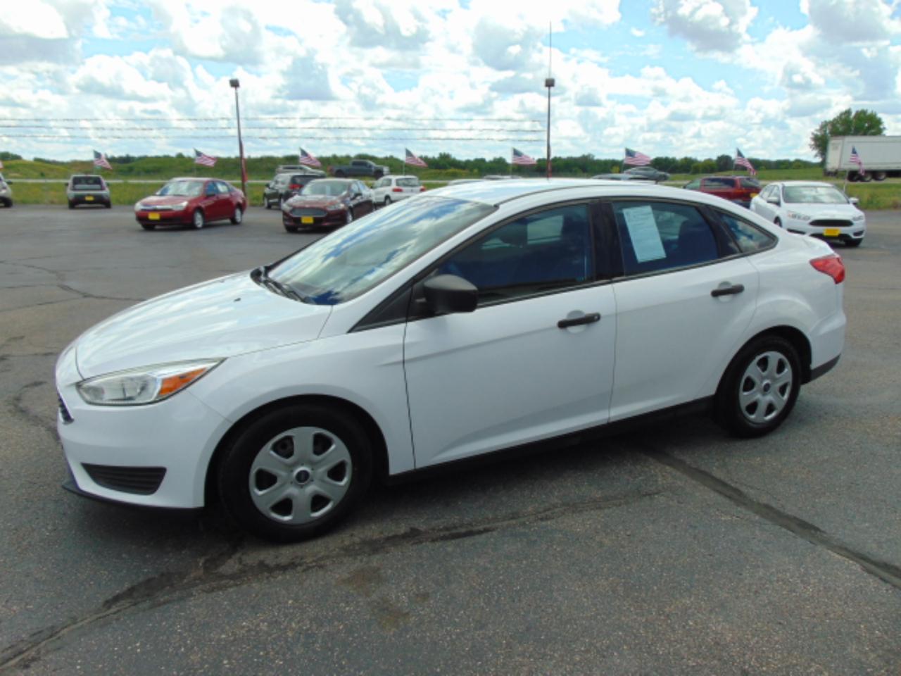 Ford Focus S Sedan 2017
