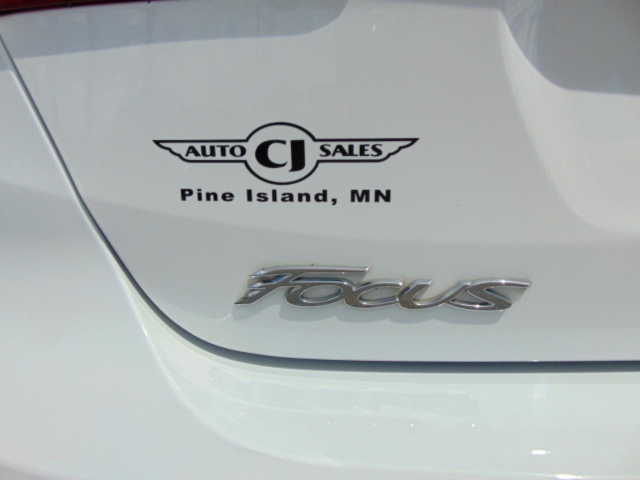 Ford Focus S Sedan 2017