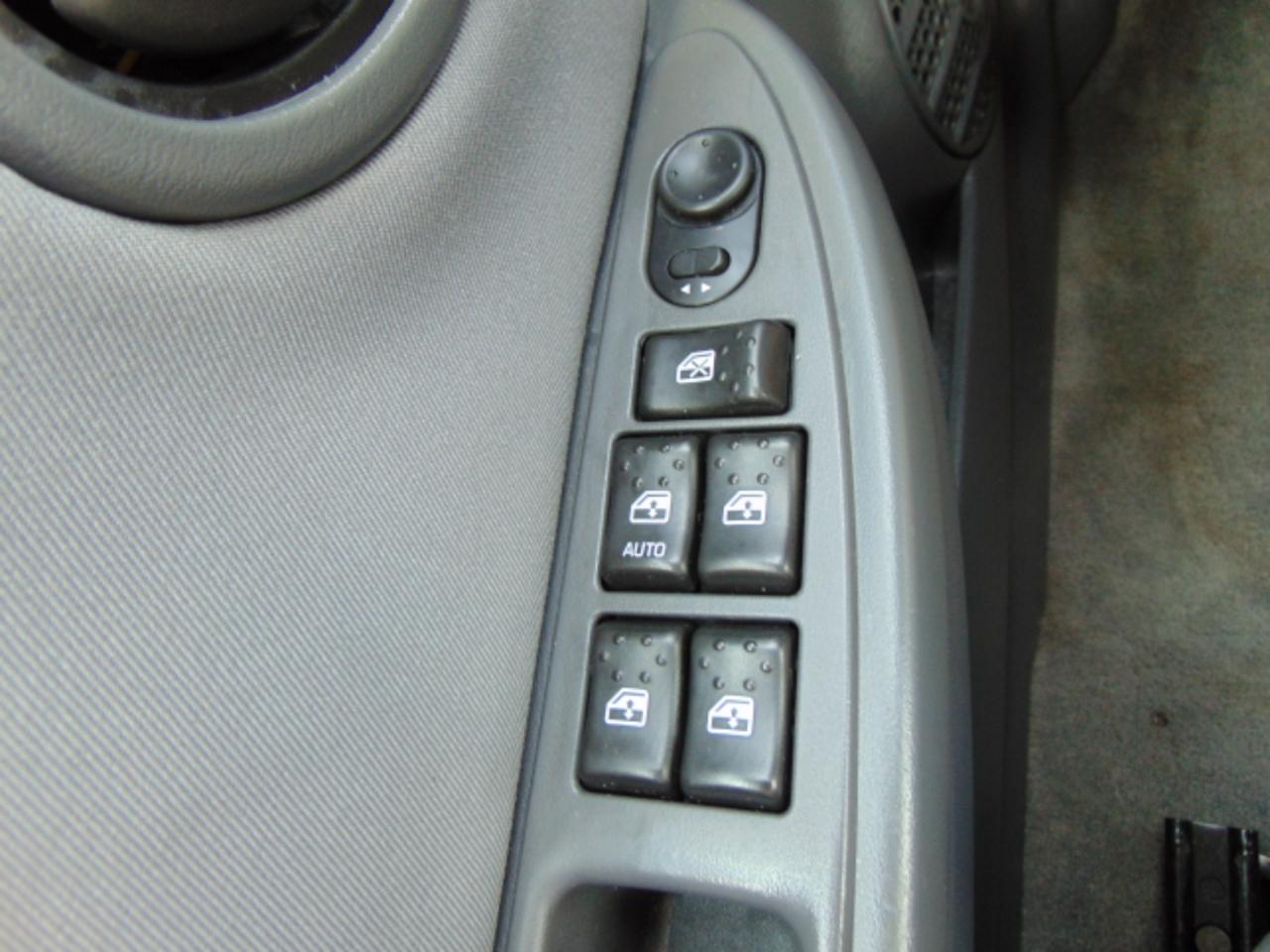 Saturn ION 2 Sedan Automatic 2007