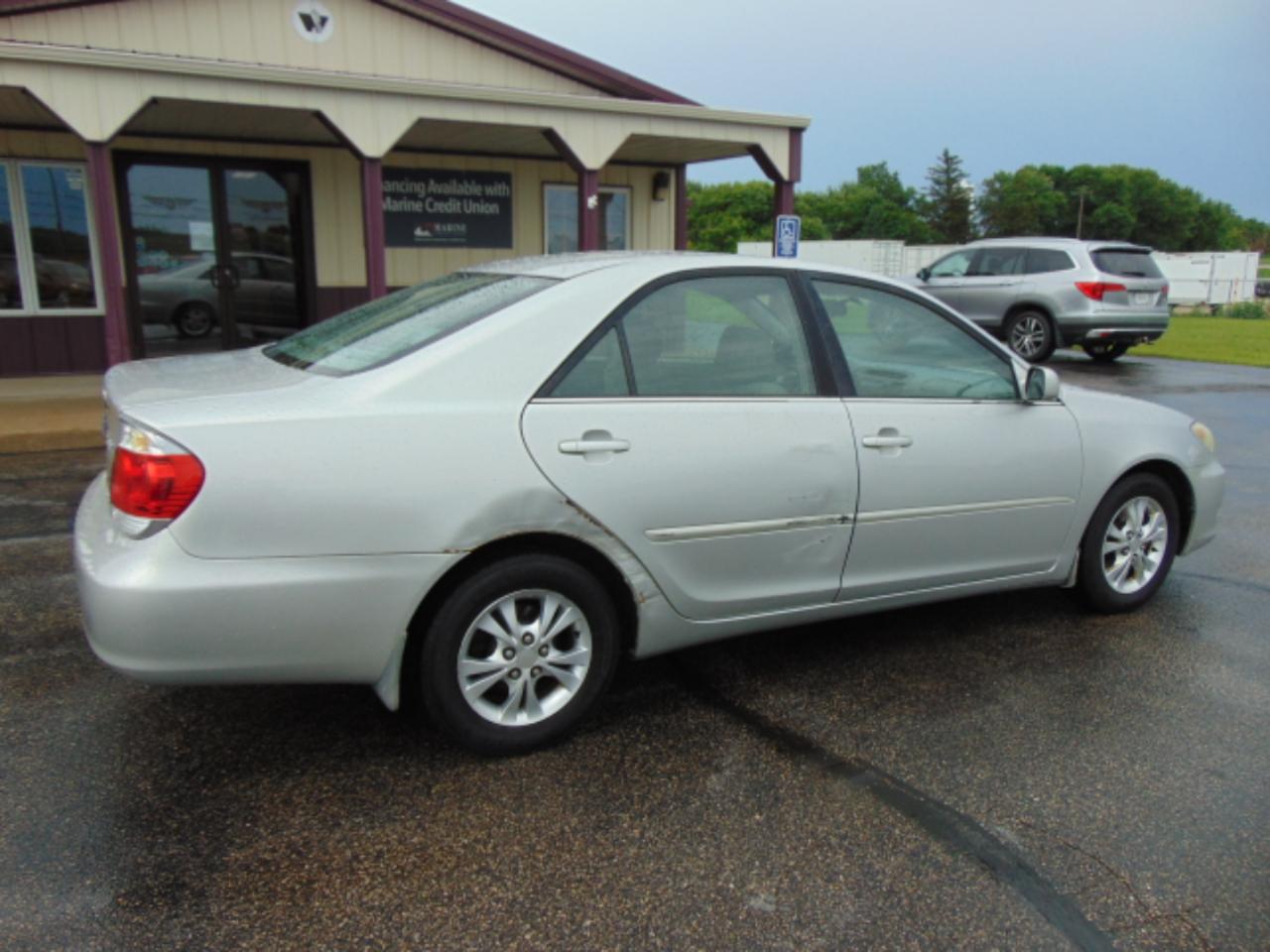 Toyota Camry LE V6 2005