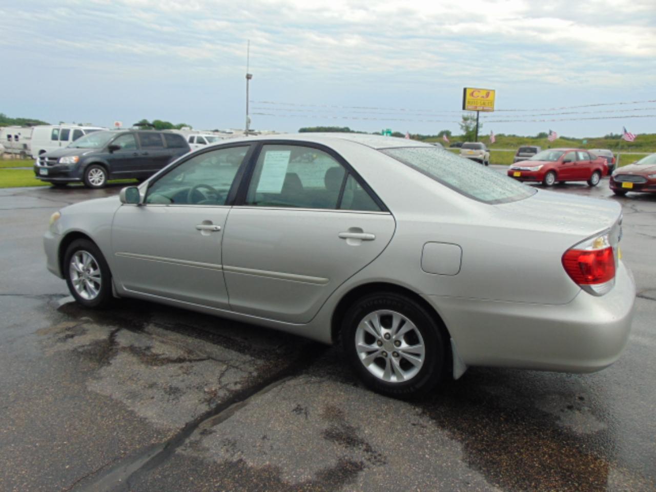 Toyota Camry LE V6 2005