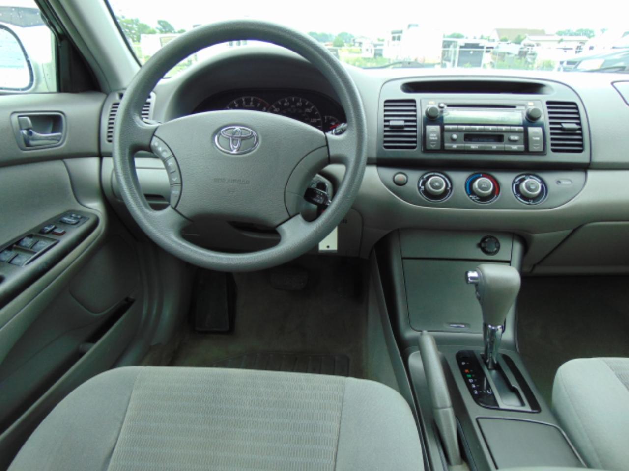 Toyota Camry LE V6 2005