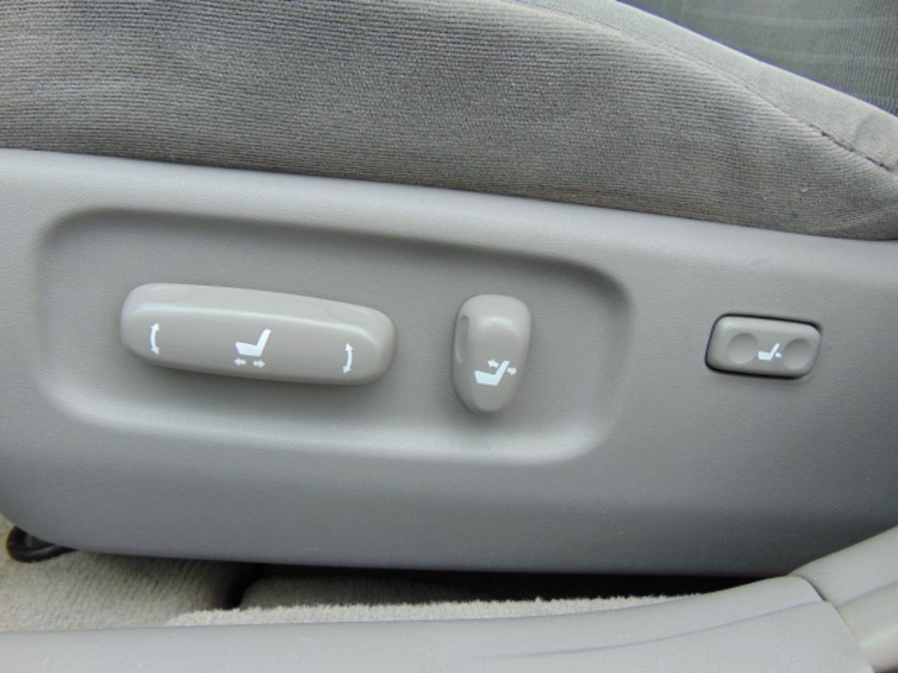 Toyota Camry LE V6 2005