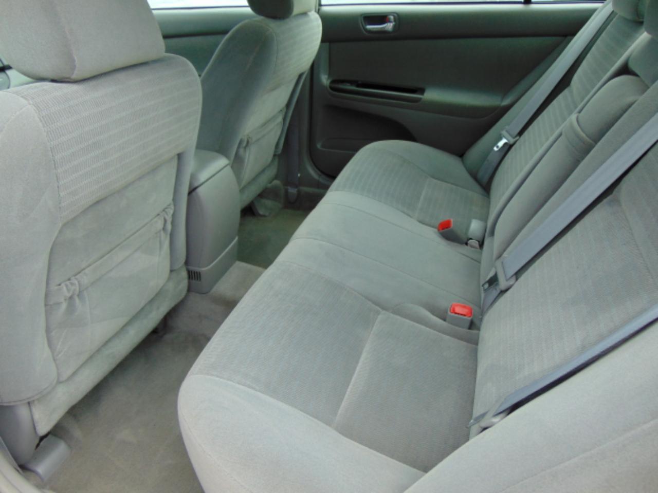 Toyota Camry LE V6 2005