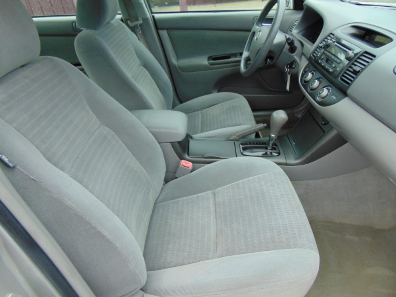 Toyota Camry LE V6 2005