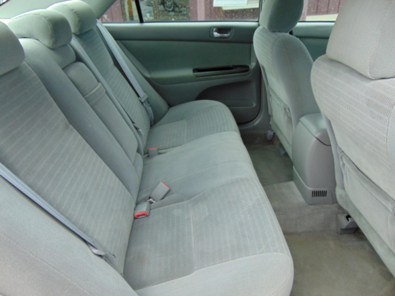 Toyota Camry LE V6 2005