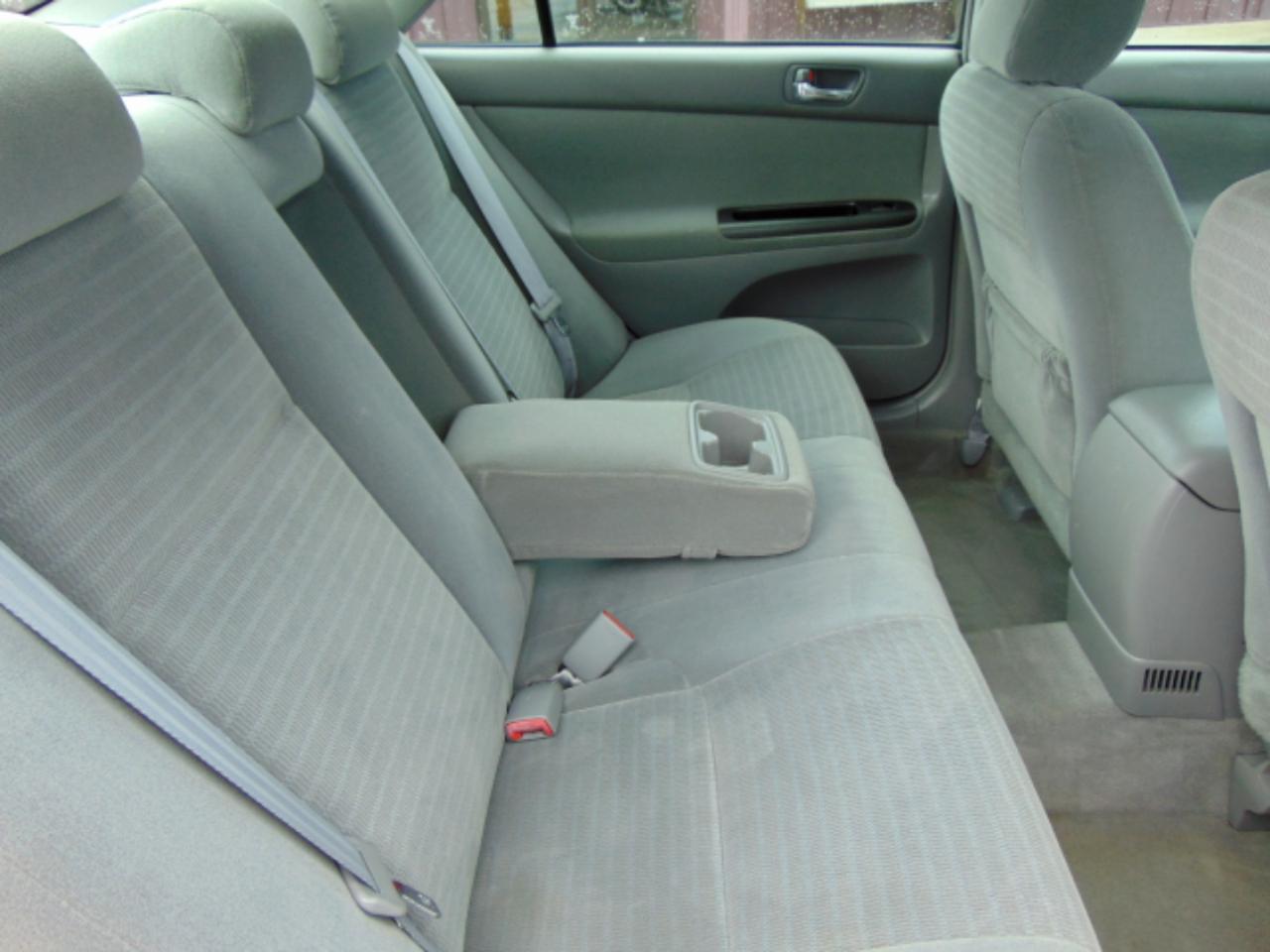Toyota Camry LE V6 2005