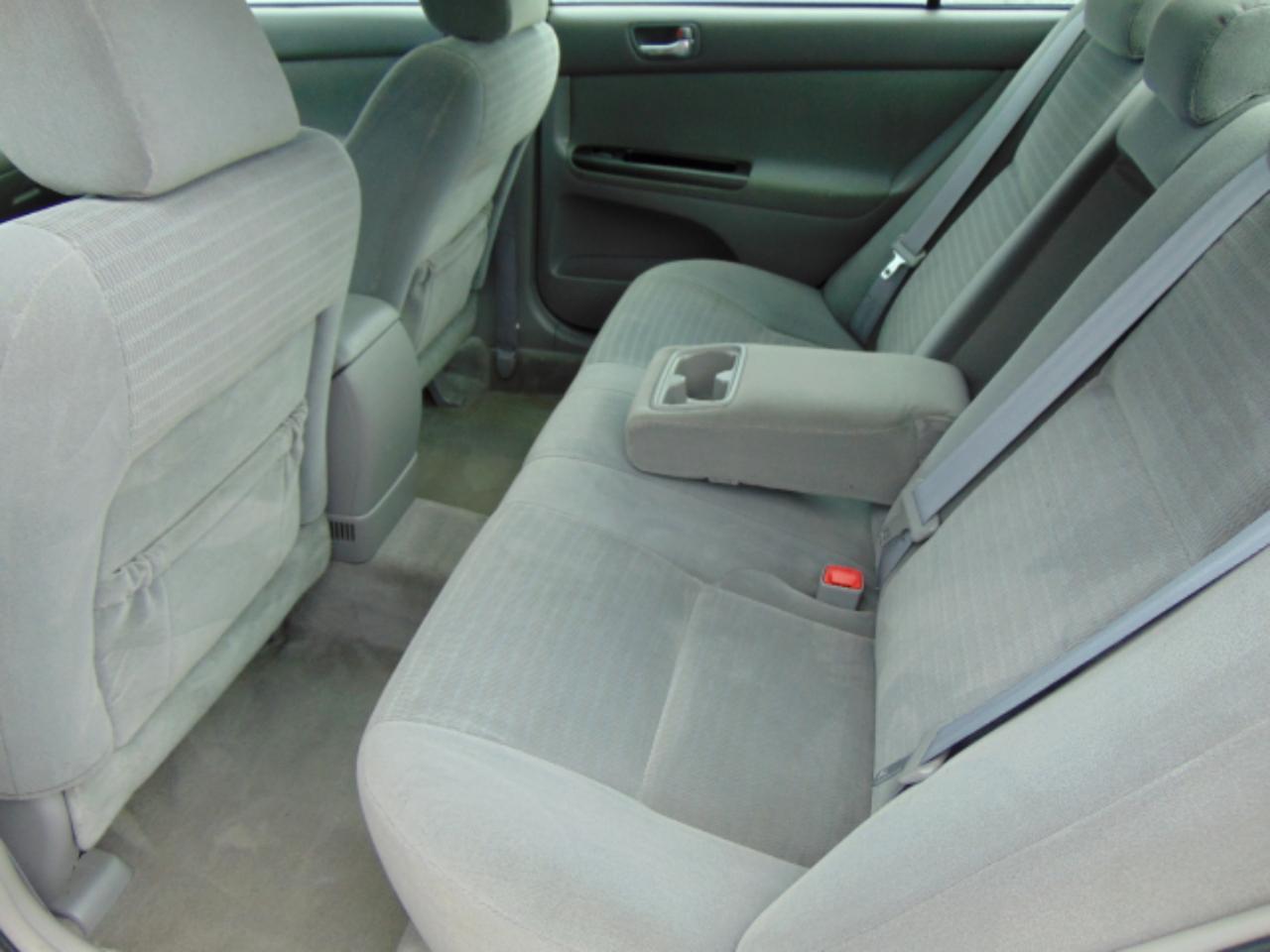 Toyota Camry LE V6 2005