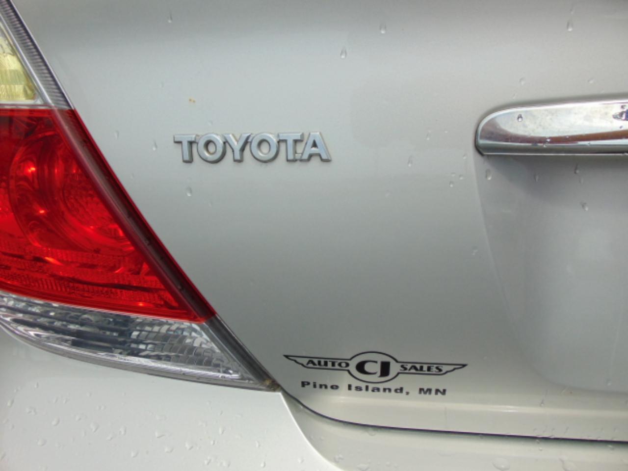 Toyota Camry LE V6 2005