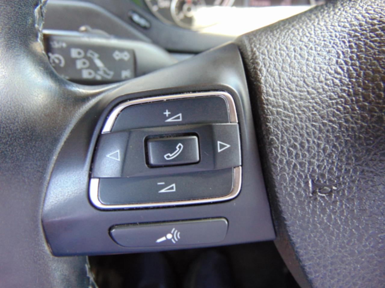 Volkswagen Jetta Hybrid Base 2013