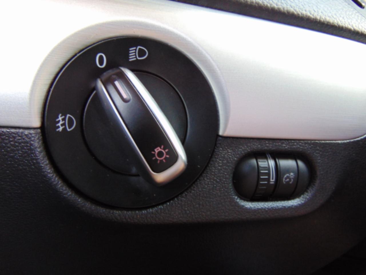 Volkswagen Jetta Hybrid Base 2013