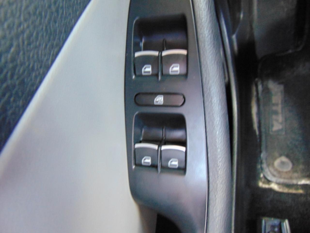Volkswagen Jetta Hybrid Base 2013