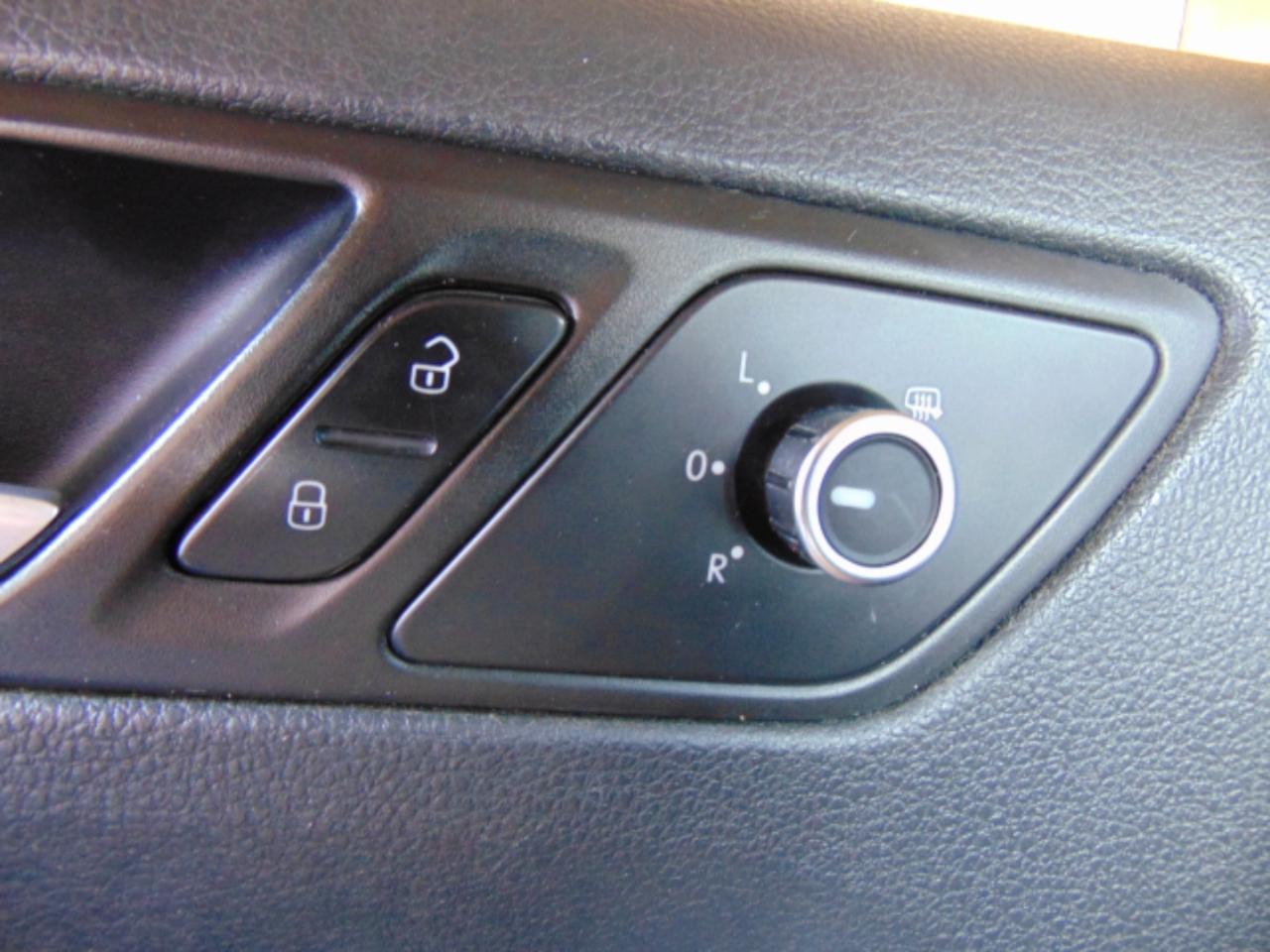 Volkswagen Jetta Hybrid Base 2013