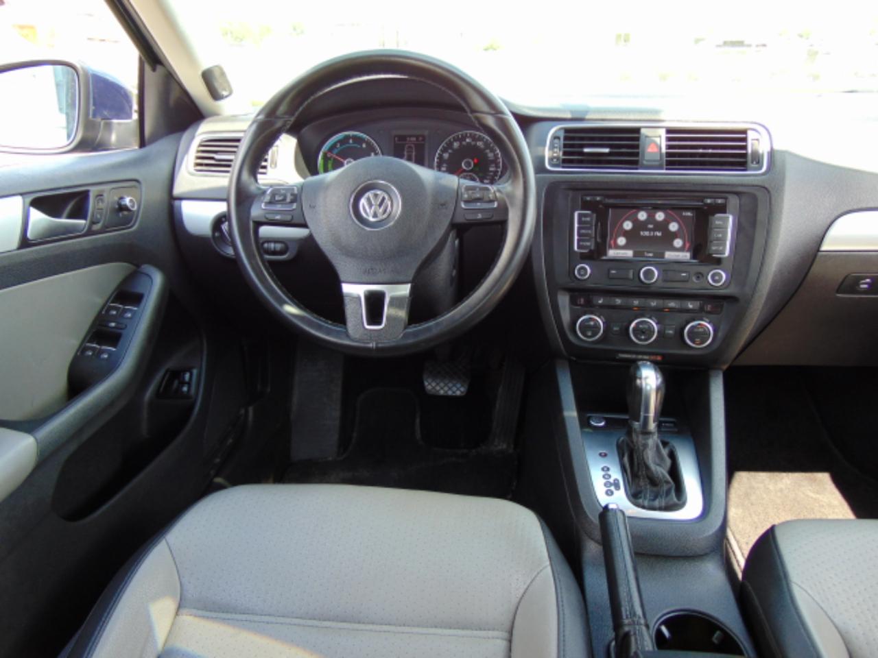 Volkswagen Jetta Hybrid Base 2013
