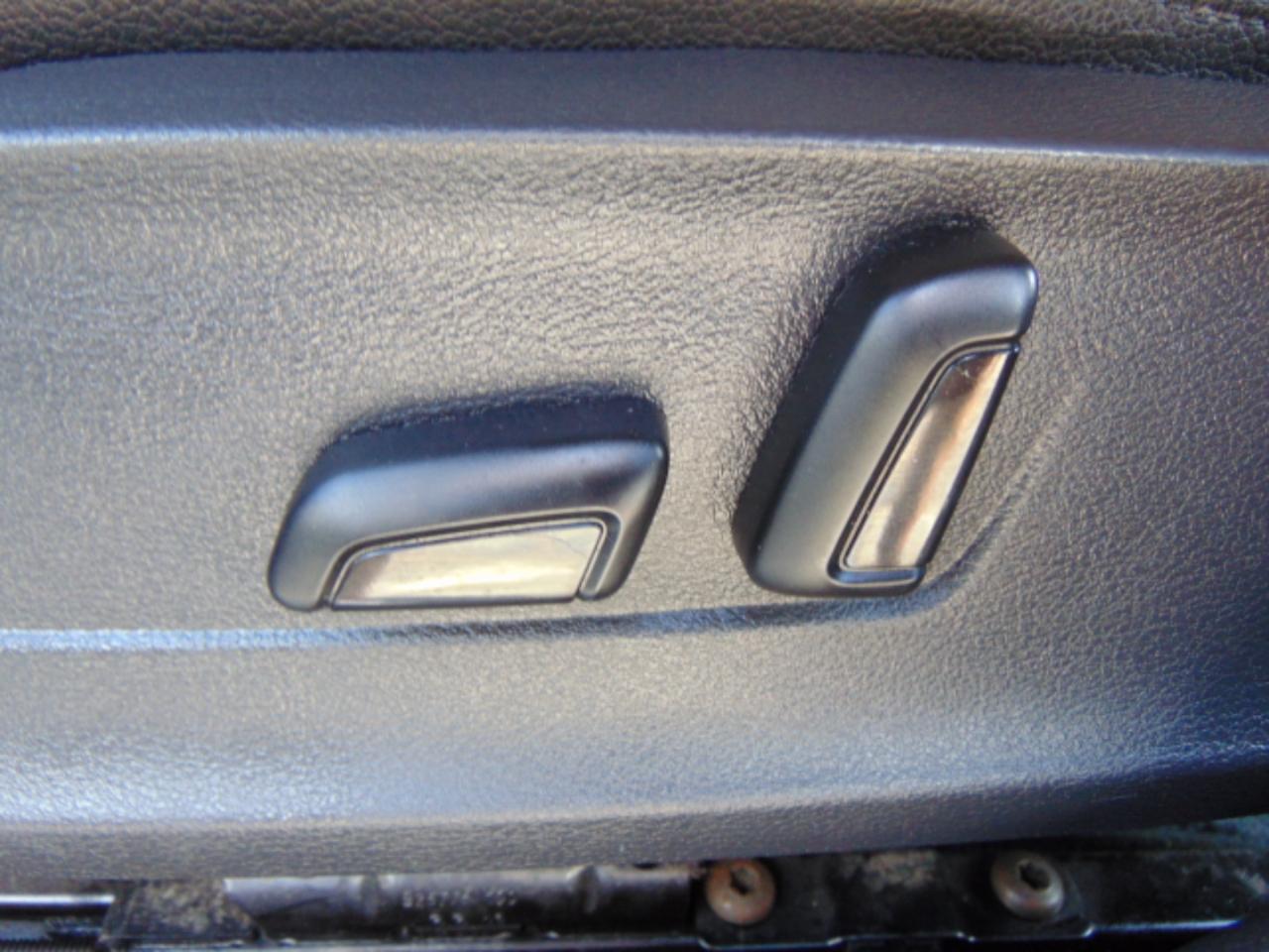 Volkswagen Jetta Hybrid Base 2013