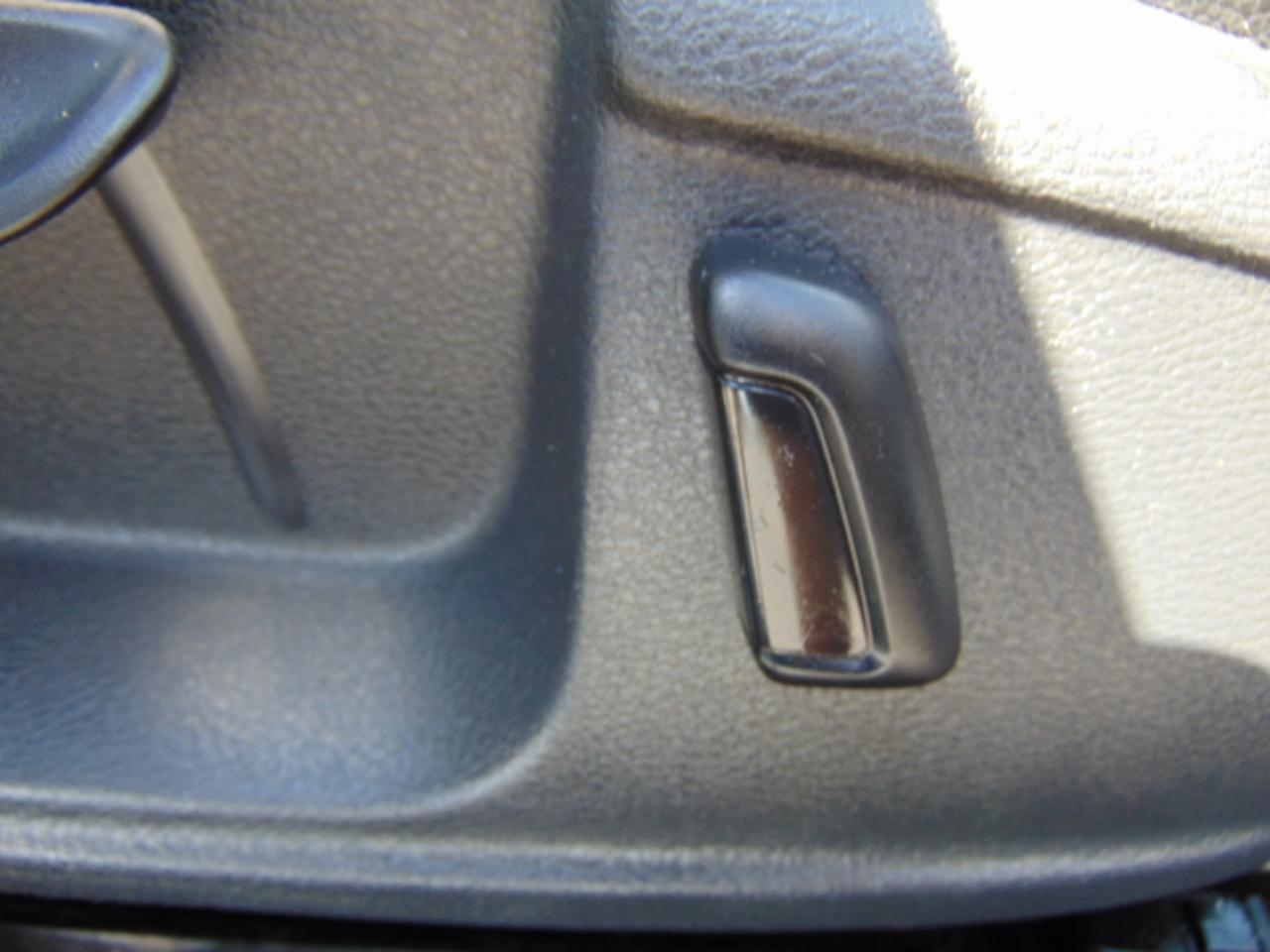 Volkswagen Jetta Hybrid Base 2013