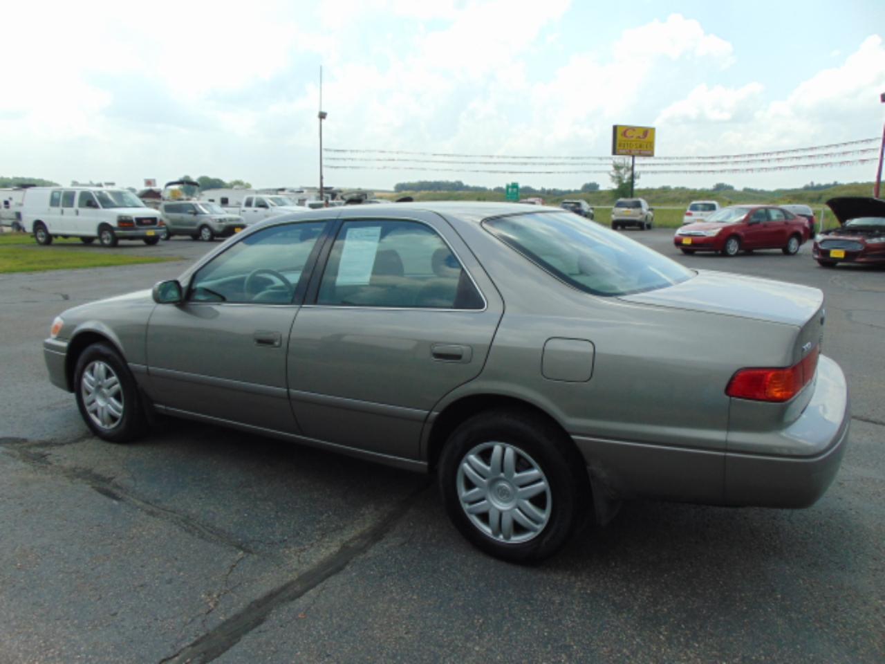 Toyota Camry LE 2001