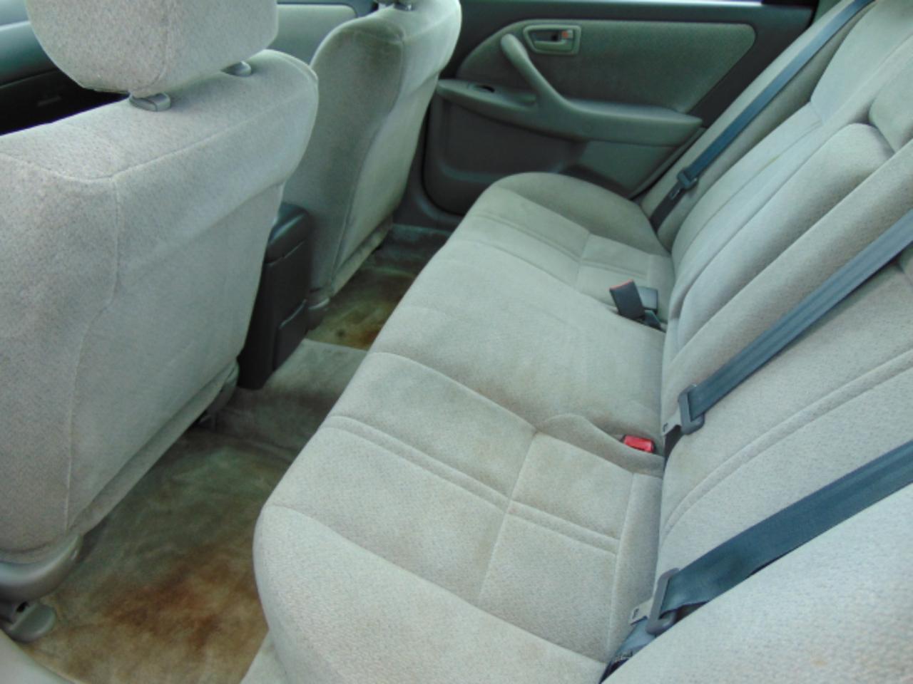Toyota Camry LE 2001