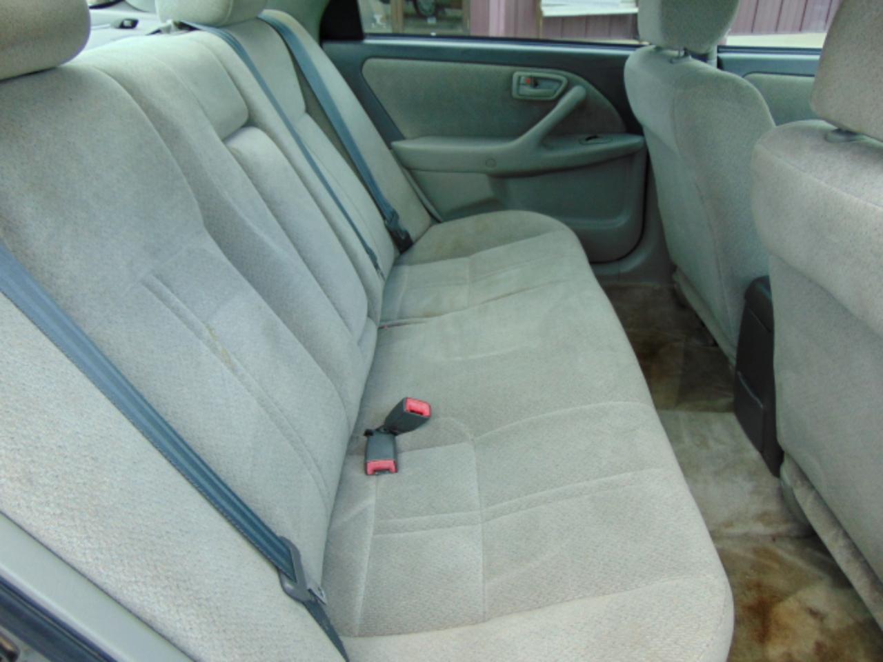 Toyota Camry LE 2001