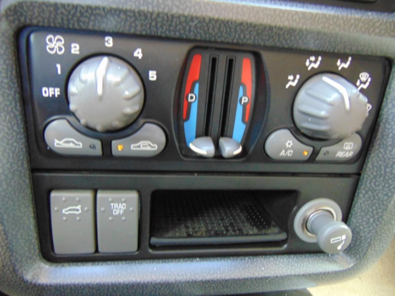 Pontiac Aztek Base 2001
