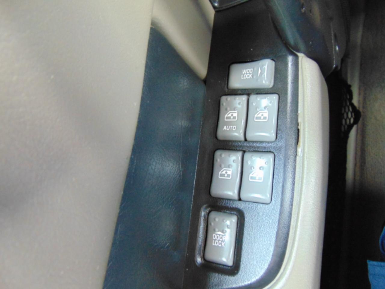 Pontiac Aztek Base 2001