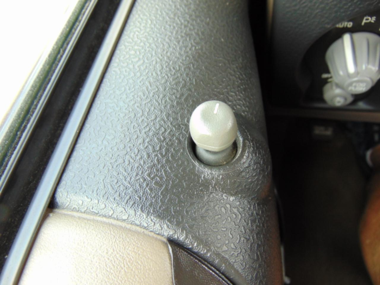 Pontiac Aztek Base 2001