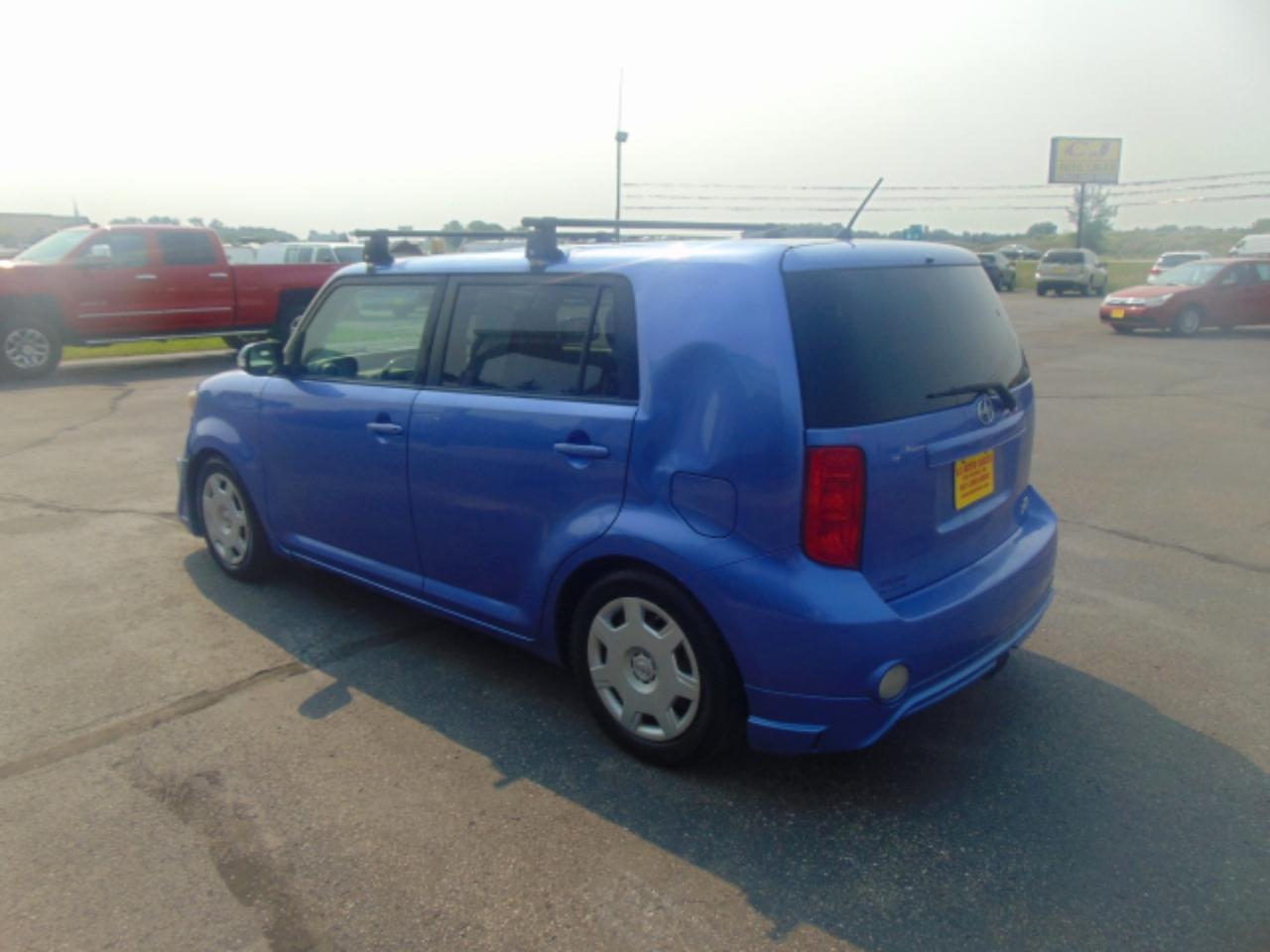 Scion xB 5-Door Wagon 4-Spd AT 2010