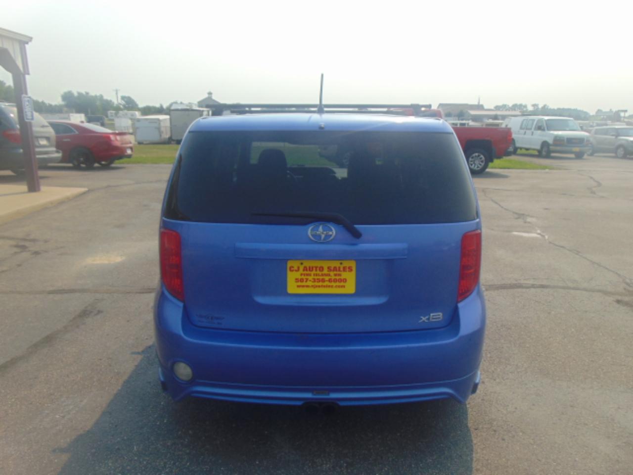 Scion xB 5-Door Wagon 4-Spd AT 2010