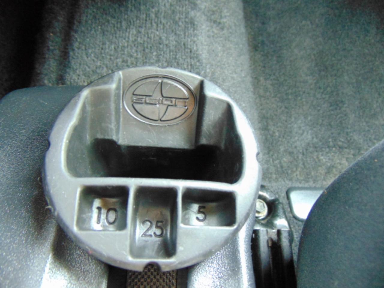 Scion xB 5-Door Wagon 4-Spd AT 2010
