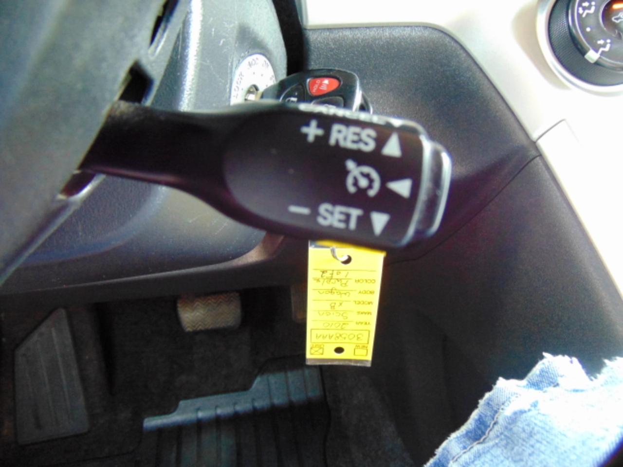 Scion xB 5-Door Wagon 4-Spd AT 2010