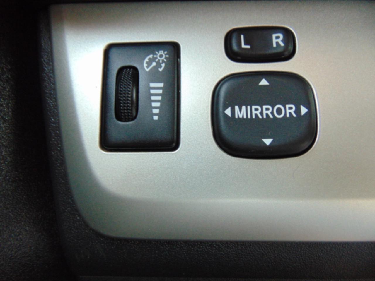 Scion xB 5-Door Wagon 4-Spd AT 2010